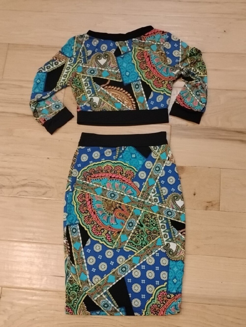 Fluorescent Blacklight Paisley Top & Skirt Set - Picture 5 of 6